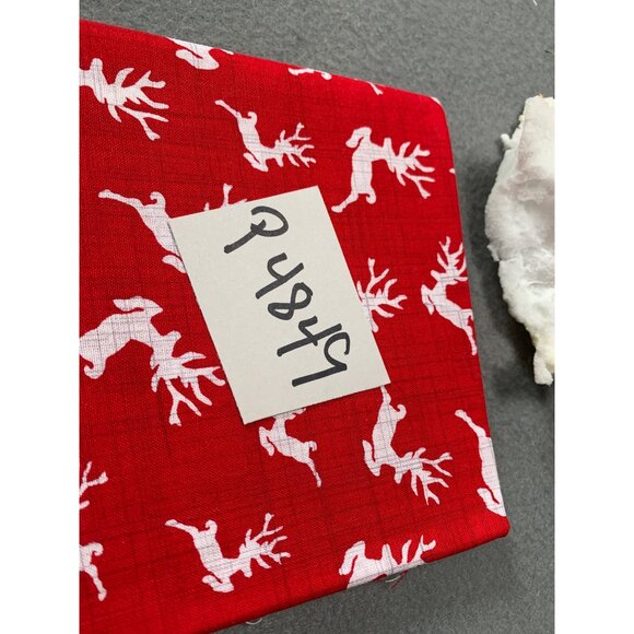 Red Fat Quarter Fabric with White Reindeer Print 18x22 Quilting Sewing - Picture 3 of 3